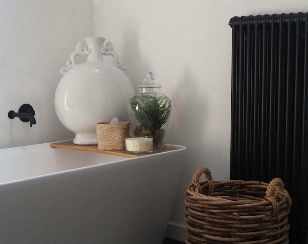Zwart-witte badkamer: ideeën, tips en valkuilen